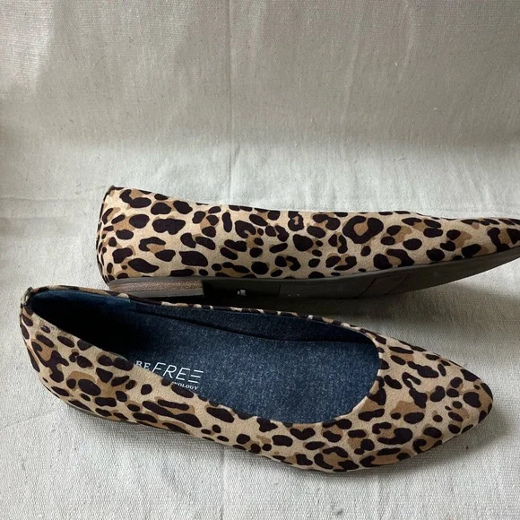 Dr Scholl’s Aston Leopard Flats - Picture 2 of 8